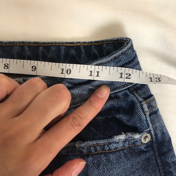 Vtg inspired BDG High Waist Distressed Mom Jeans - Picture 13 of 15